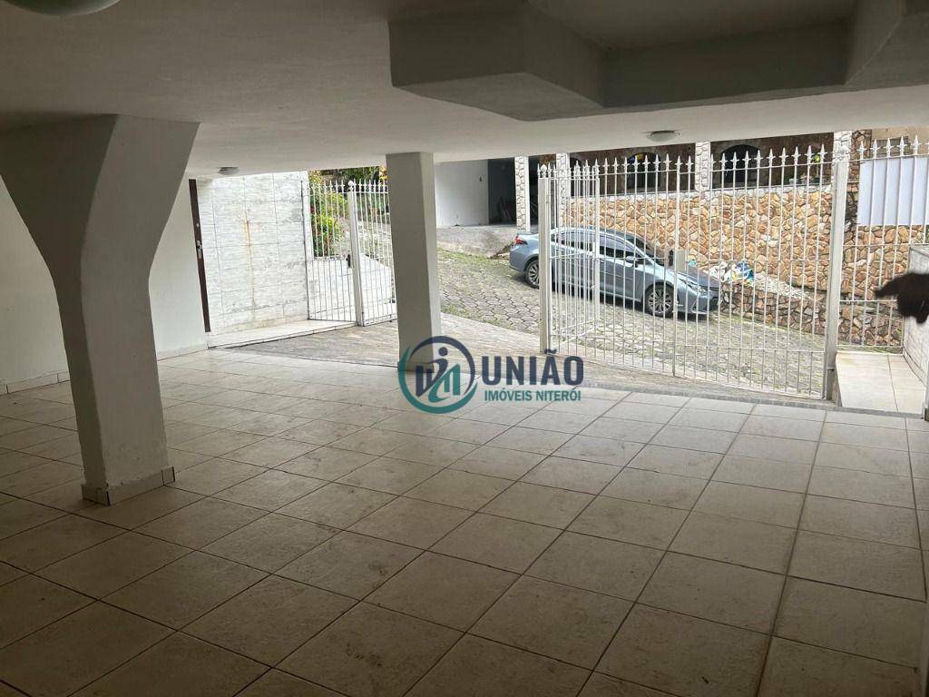 Casa de Condomínio à venda com 4 quartos, 200m² - Foto 39