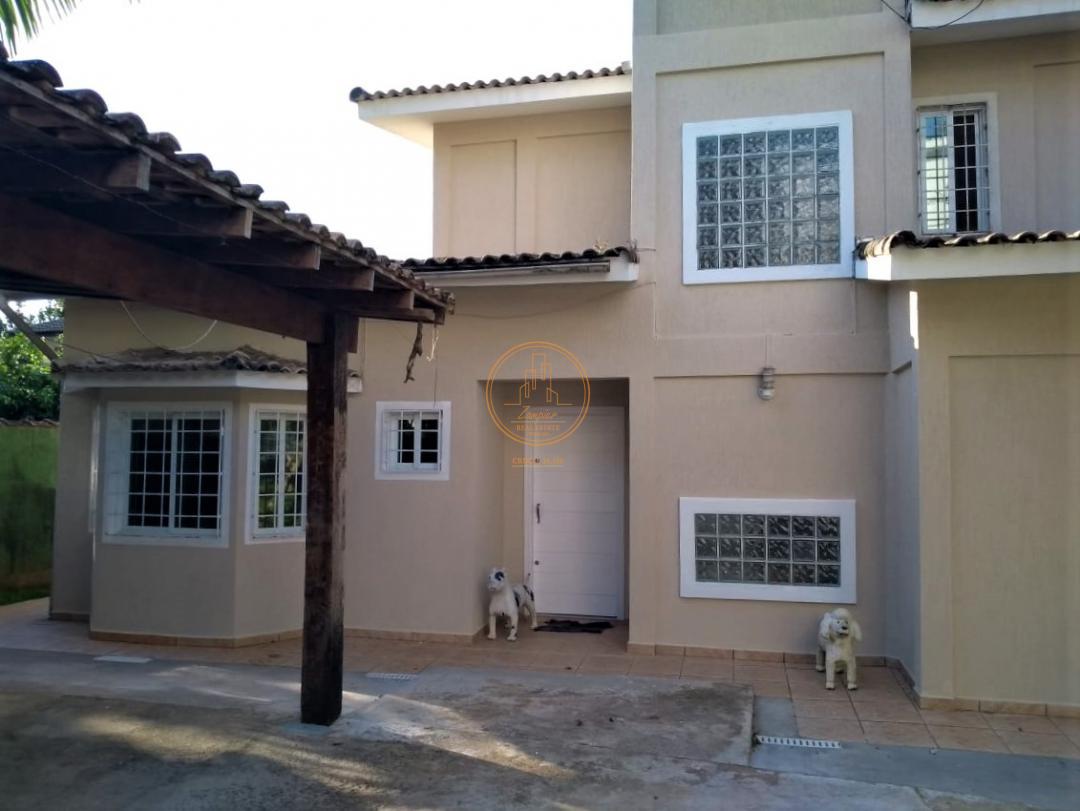 Casa, 4 quartos, 240 m² - Foto 1