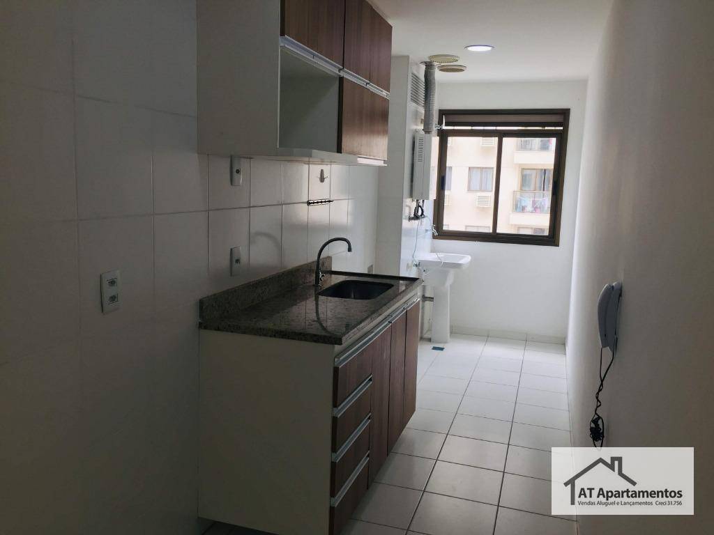 Apartamento à venda com 3 quartos, 68m² - Foto 4