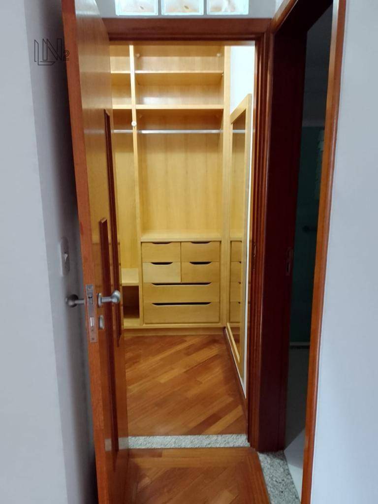 Apartamento à venda com 3 quartos, 137m² - Foto 13