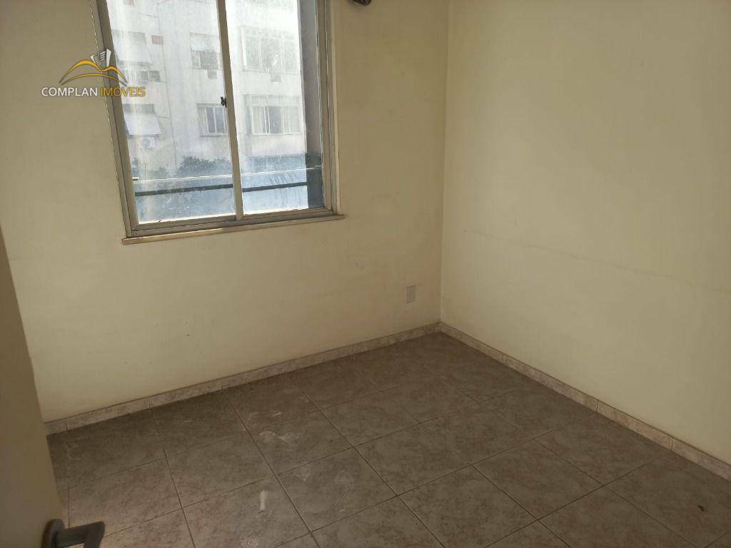 Apartamento à venda com 2 quartos, 70m² - Foto 9