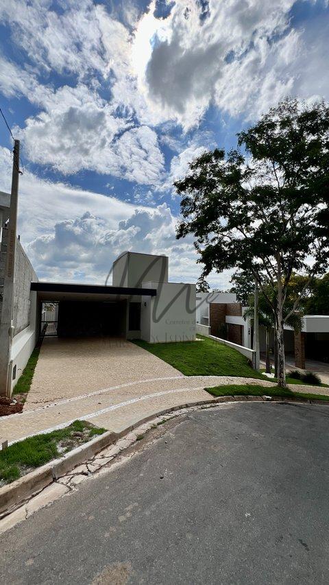 Casa de Condomínio à venda com 3 quartos, 209m² - Foto 1