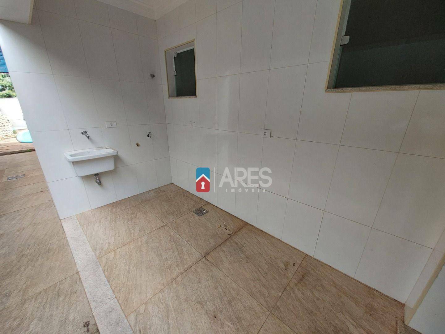 Casa à venda com 4 quartos, 270m² - Foto 18