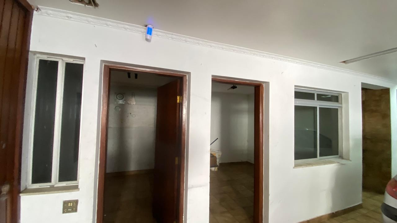 Casa para alugar com 4 quartos, 437m² - Foto 3