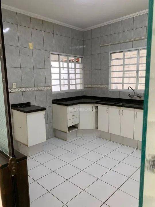 Casa à venda com 3 quartos, 194m² - Foto 6