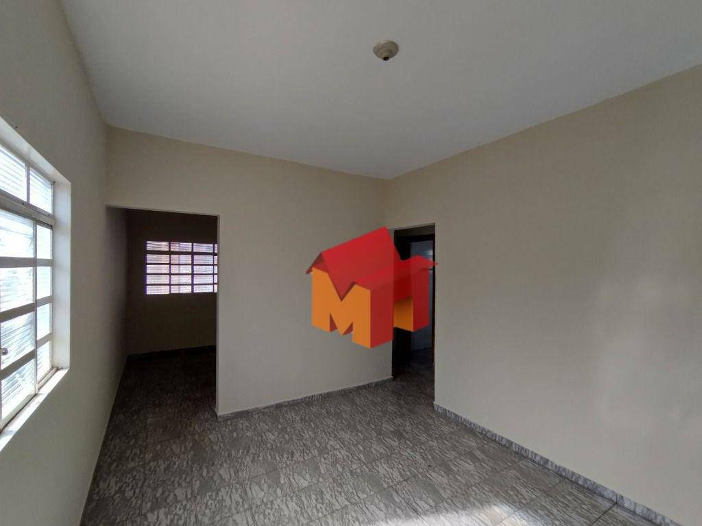 Casa à venda com 4 quartos, 200m² - Foto 7