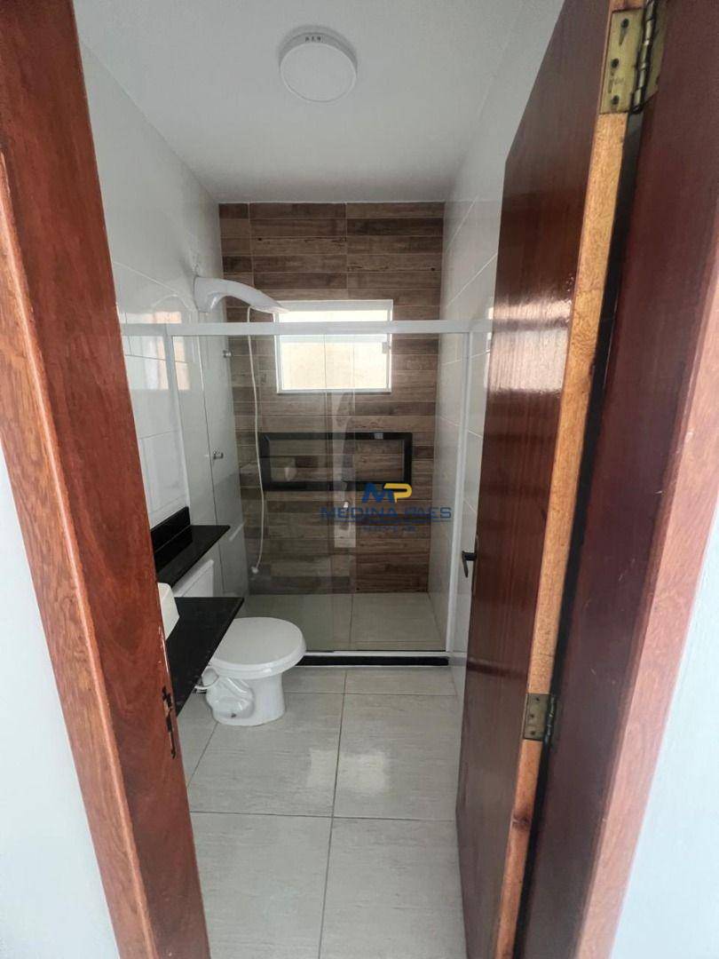 Casa à venda com 2 quartos, 62m² - Foto 9