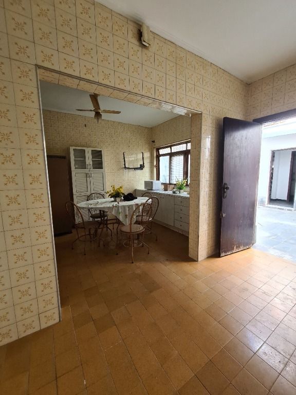 Casa à venda com 3 quartos, 800m² - Foto 11