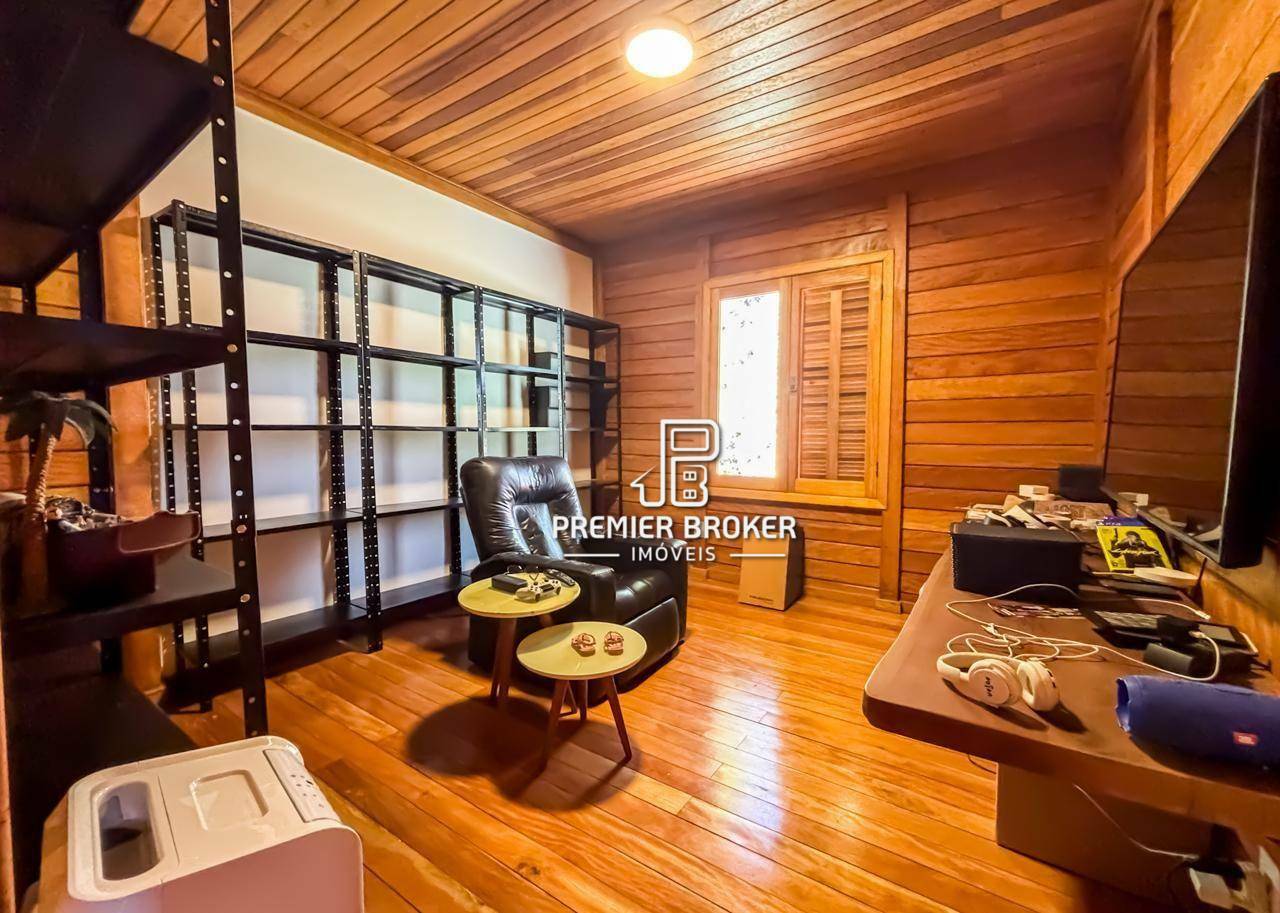 Casa de Condomínio à venda com 5 quartos, 210m² - Foto 37