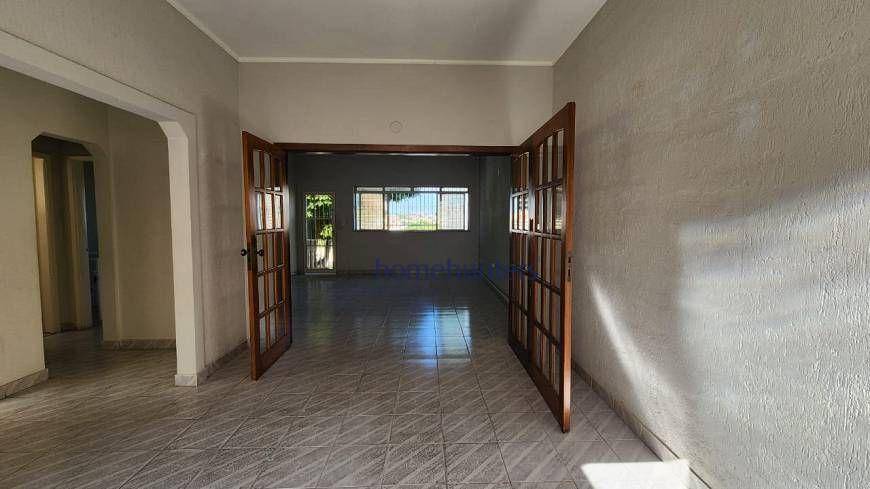 Casa para alugar com 4 quartos, 370m² - Foto 6