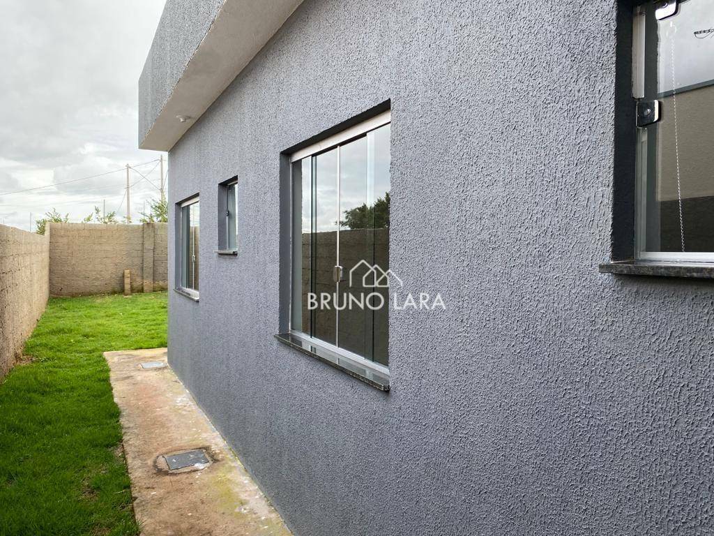 Casa à venda com 2 quartos, 60m² - Foto 4