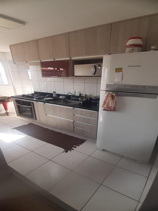 Apartamento à venda com 3 quartos, 72m² - Foto 2