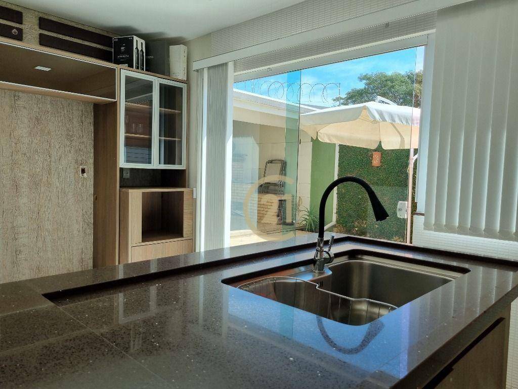 Sobrado à venda e aluguel com 3 quartos, 178m² - Foto 3