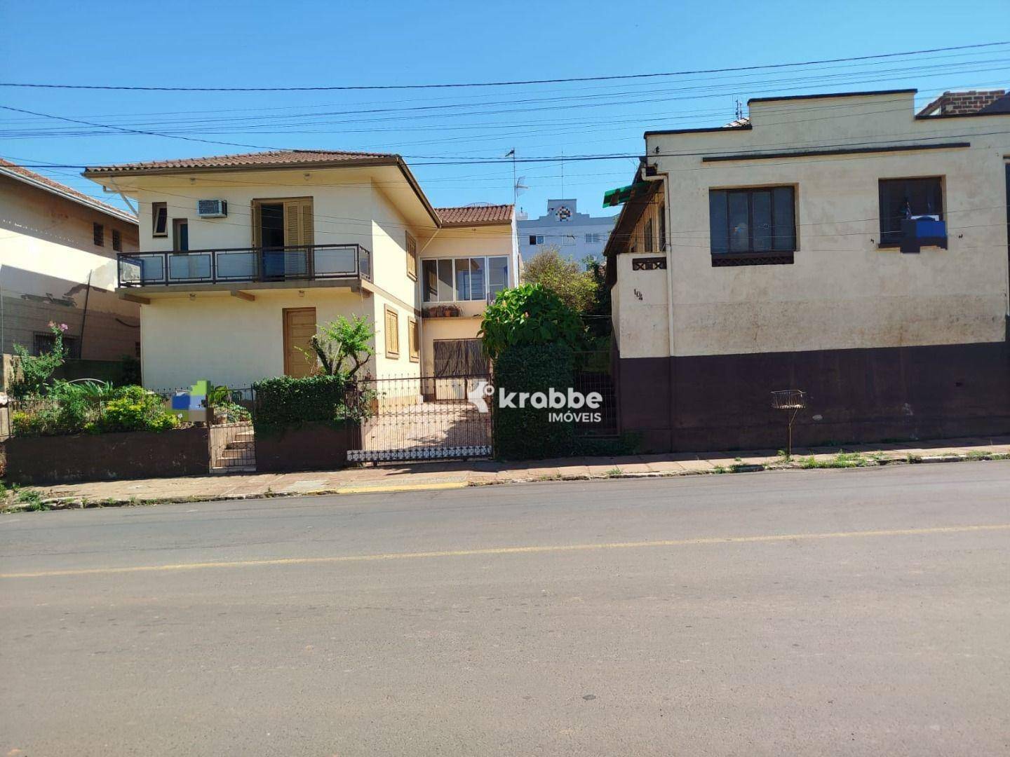 Casa à venda com 7 quartos, 280m² - Foto 1