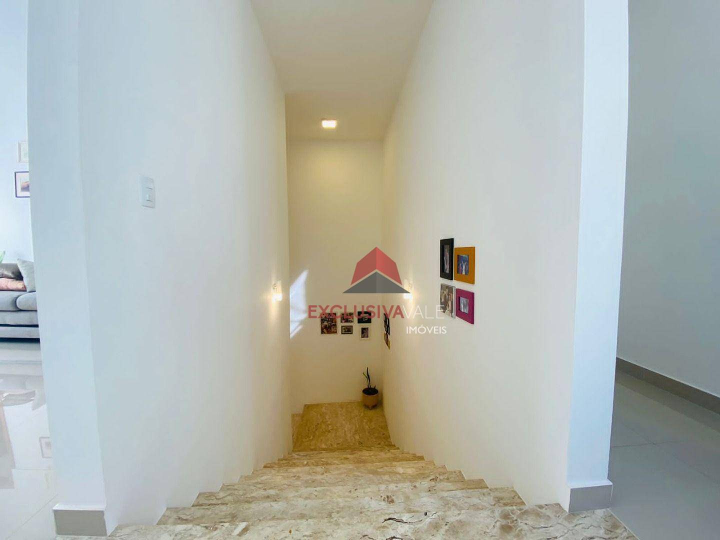 Casa de Condomínio à venda com 4 quartos, 330m² - Foto 10