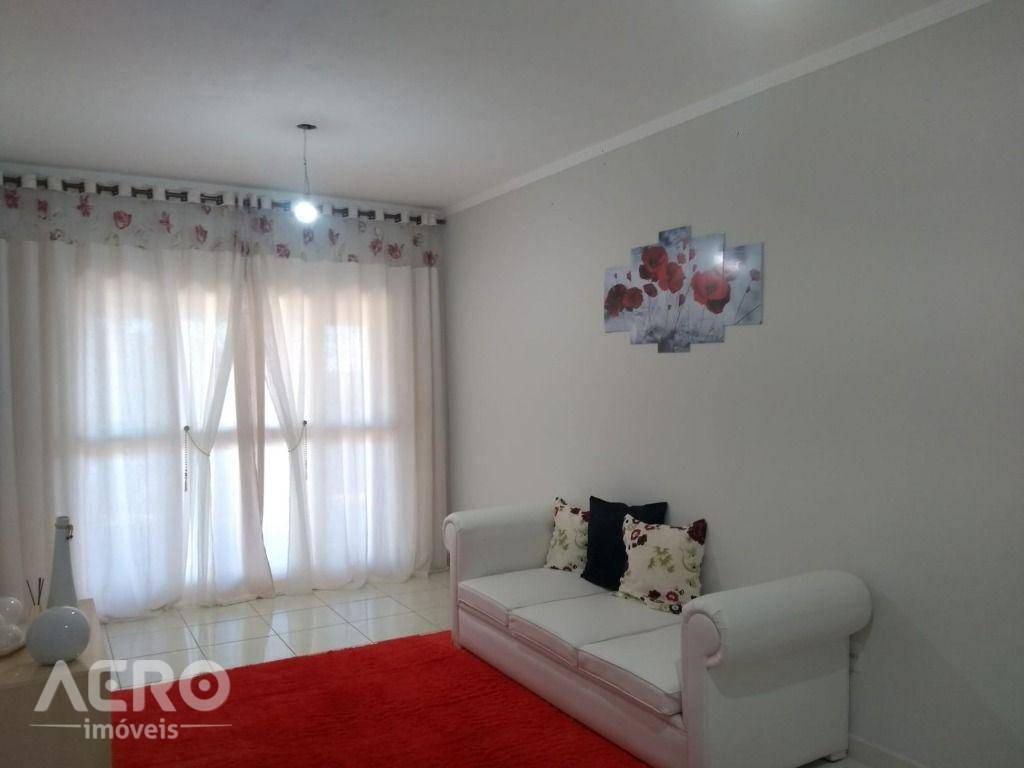 Chácara à venda com 8 quartos, 1000m² - Foto 2