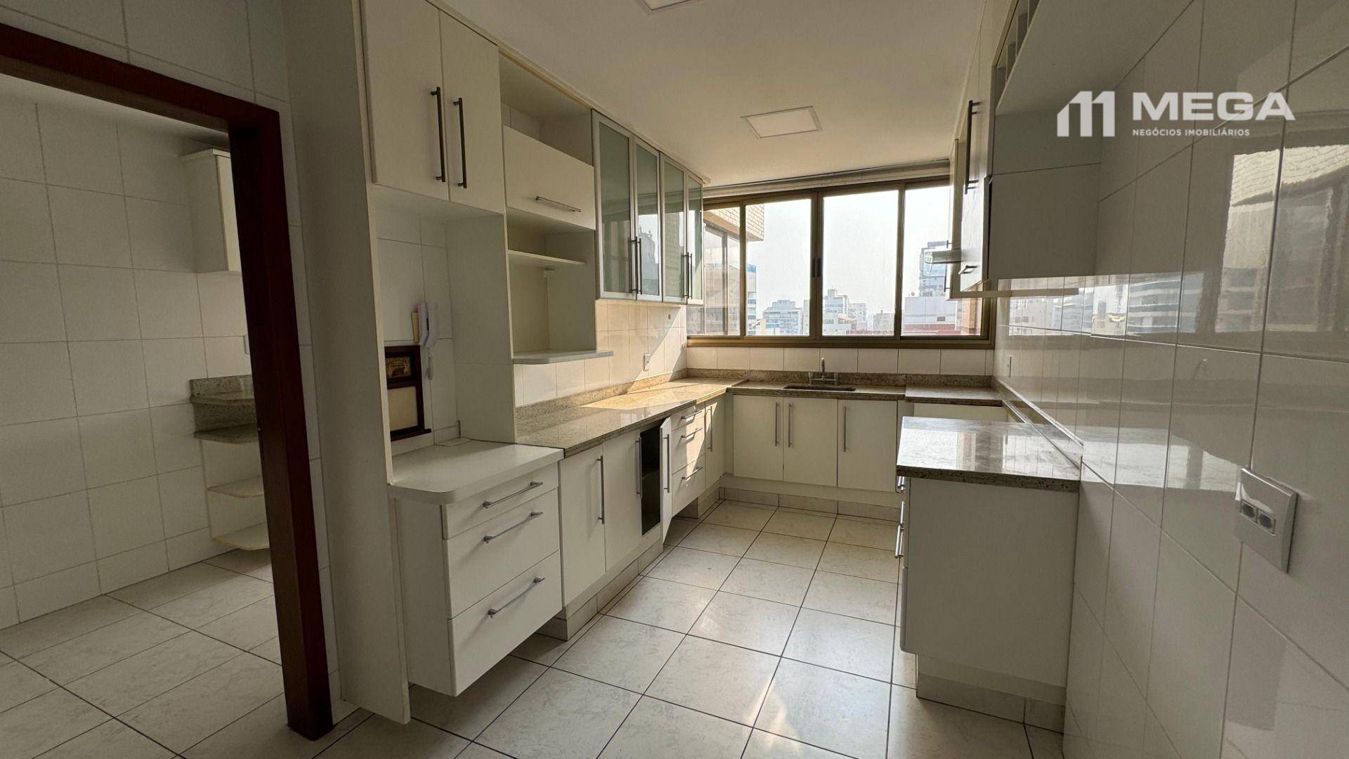 Apartamento à venda com 4 quartos, 341m² - Foto 15