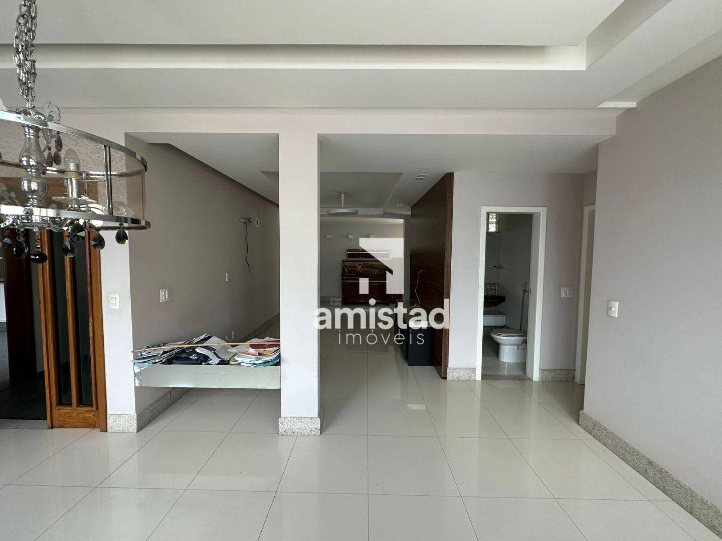 Casa para alugar com 6 quartos, 280m² - Foto 17