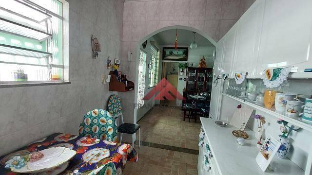 Casa à venda com 3 quartos, 300m² - Foto 14