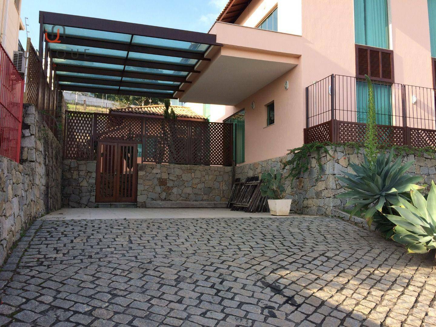 Casa de Condomínio à venda com 5 quartos, 350m² - Foto 1