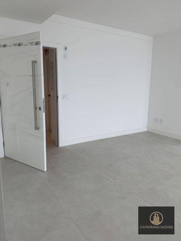 Apartamento à venda com 3 quartos, 137m² - Foto 3