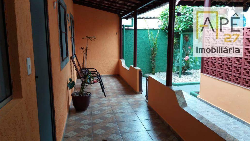 Casa à venda com 5 quartos, 200m² - Foto 2