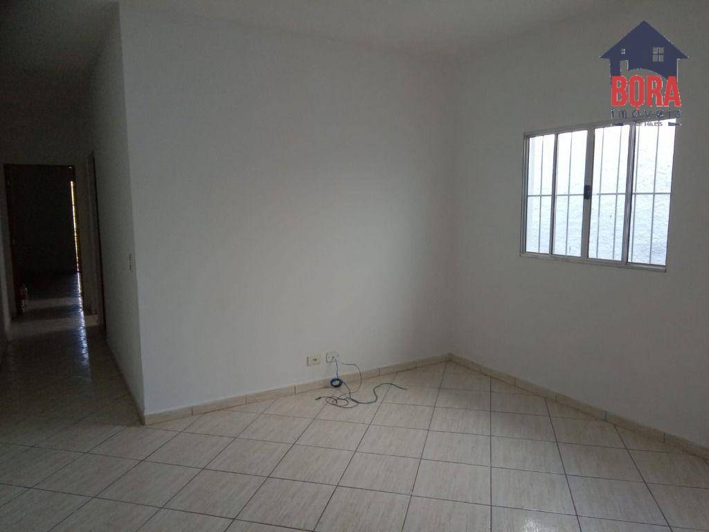 Casa à venda com 2 quartos, 60m² - Foto 4