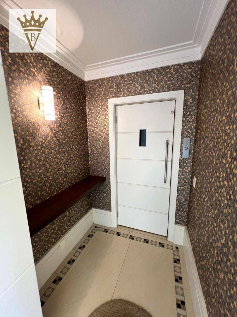 Apartamento para alugar com 3 quartos, 222m² - Foto 2