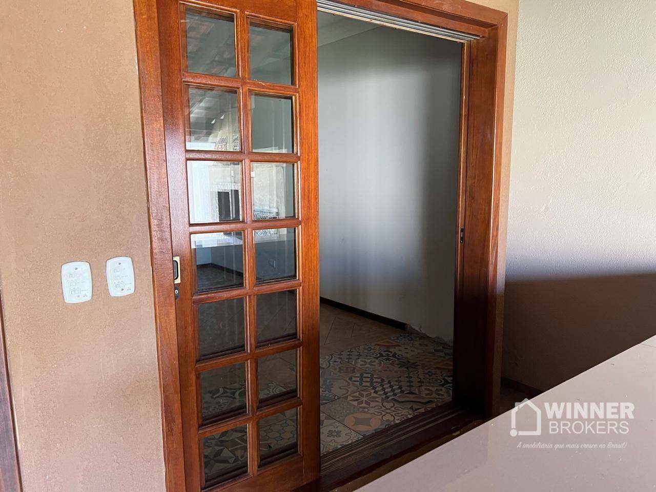 Sobrado à venda com 4 quartos, 200m² - Foto 13