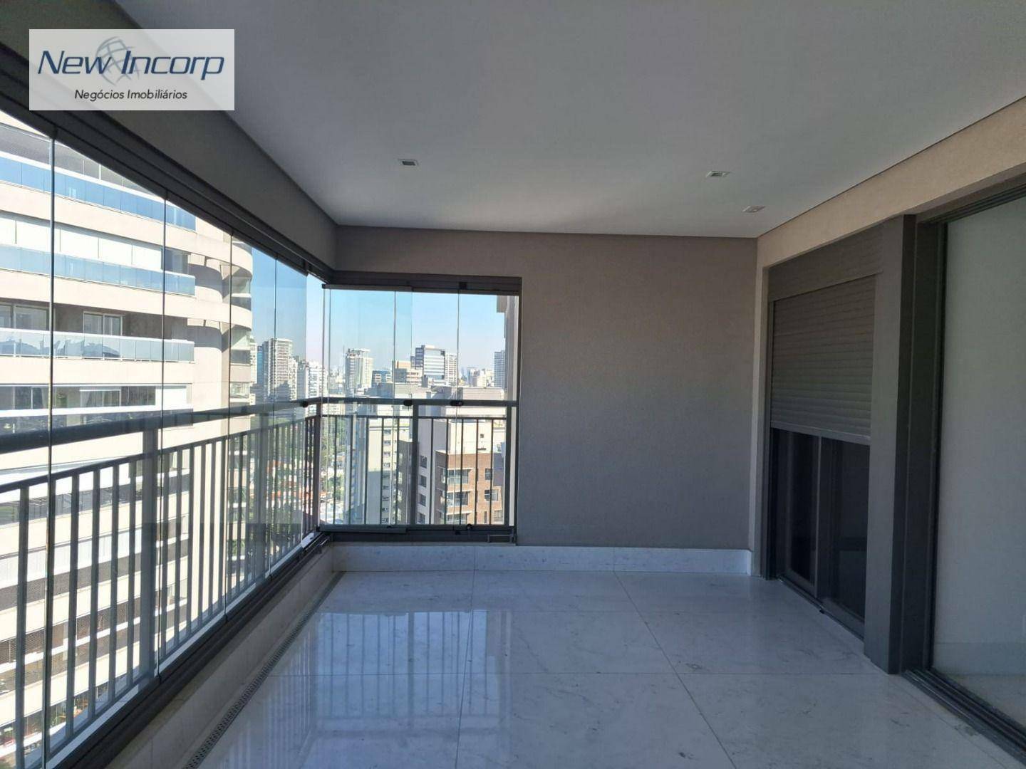 Apartamento à venda com 3 quartos, 161m² - Foto 2