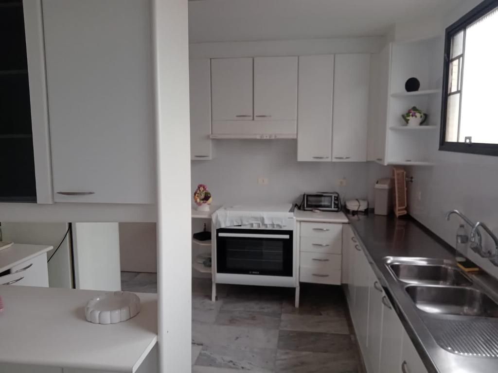 Apartamento à venda com 4 quartos, 230m² - Foto 18