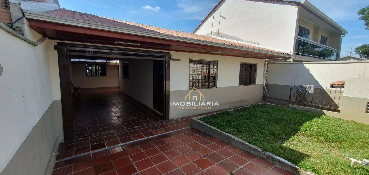 Casa à venda com 2 quartos, 200m² - Foto 1