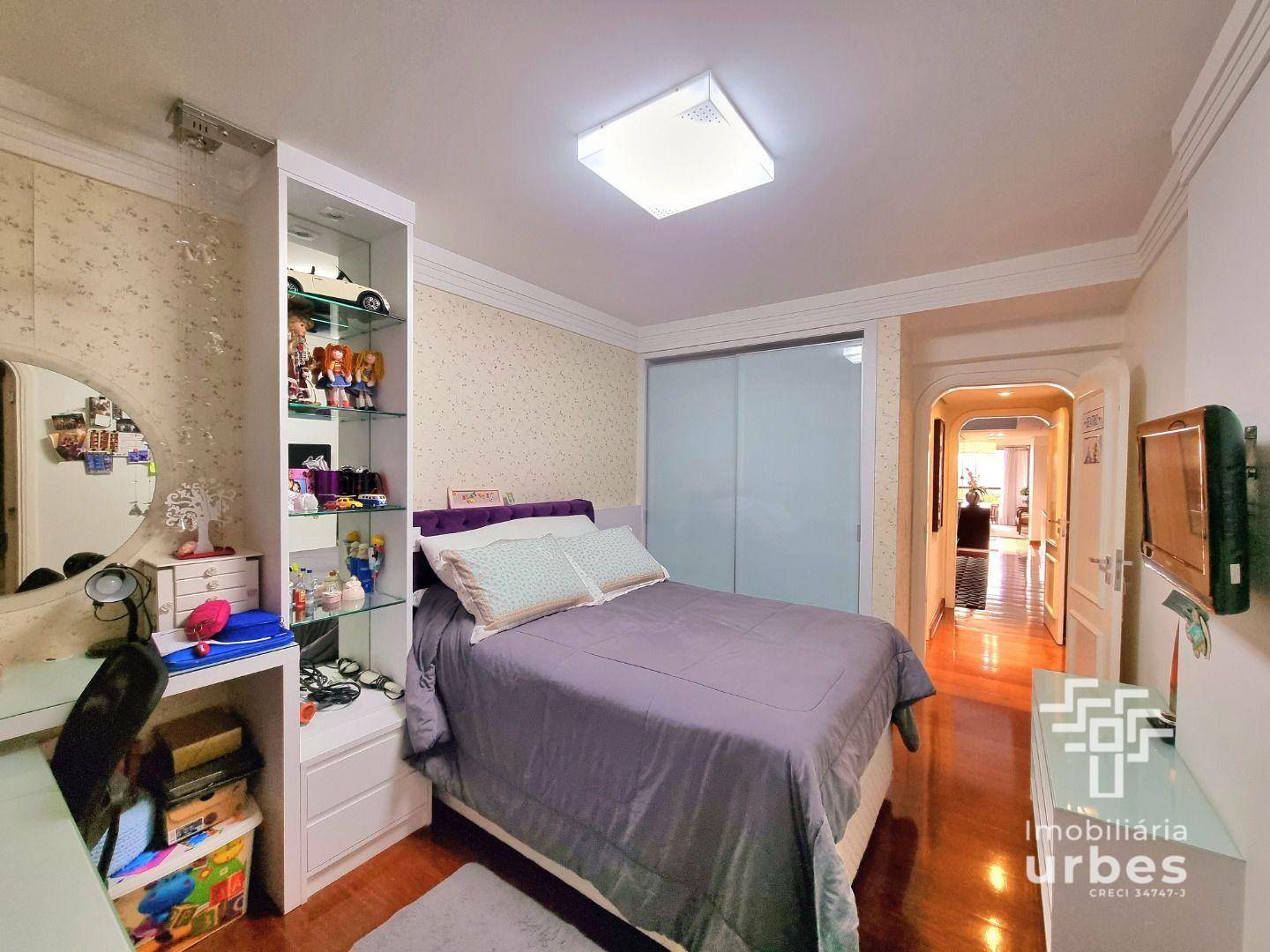 Apartamento à venda com 4 quartos, 209m² - Foto 19