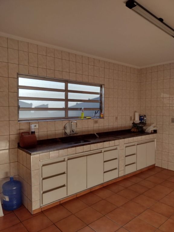 Sobrado à venda com 6 quartos, 140m² - Foto 9