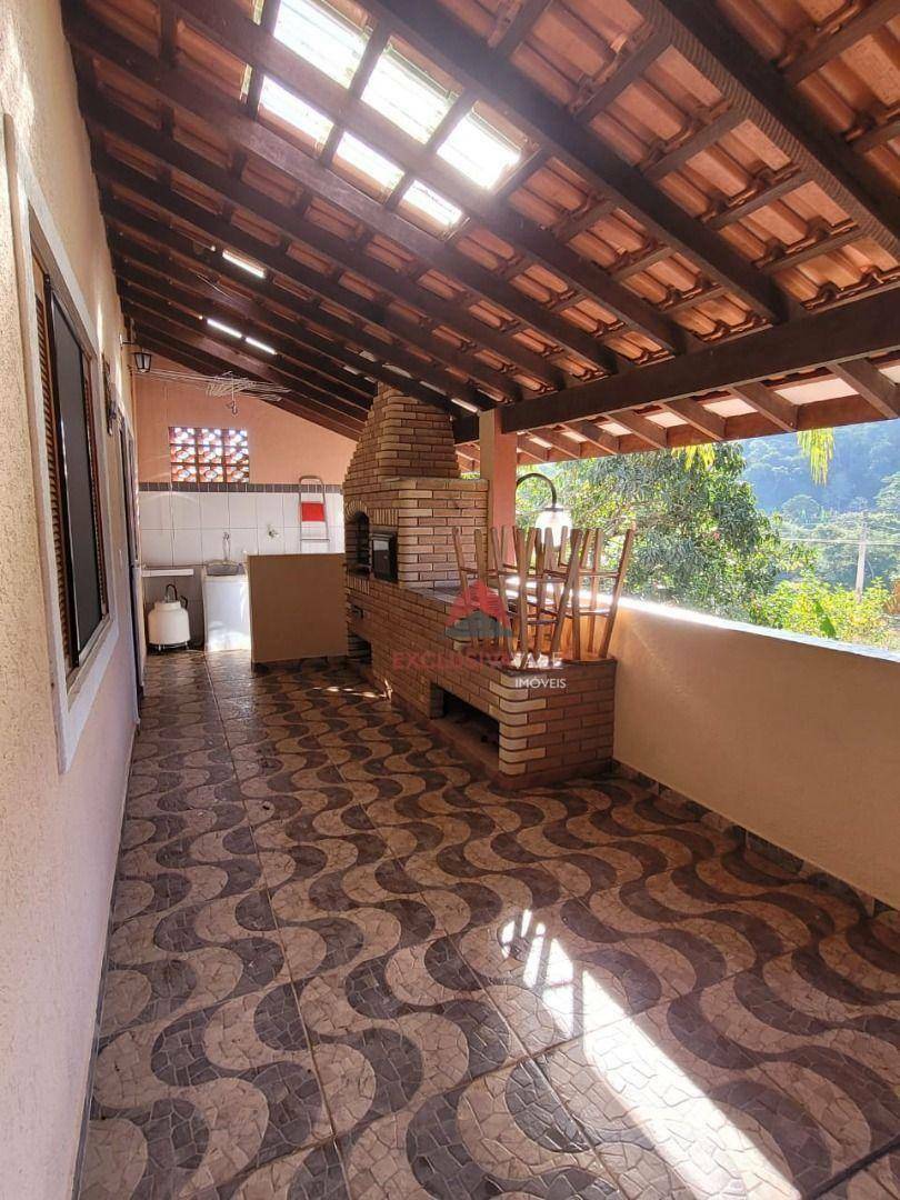 Casa à venda com 3 quartos, 129m² - Foto 1