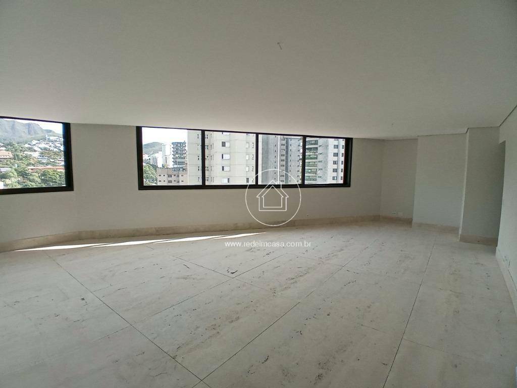 Apartamento à venda com 4 quartos, 186m² - Foto 2