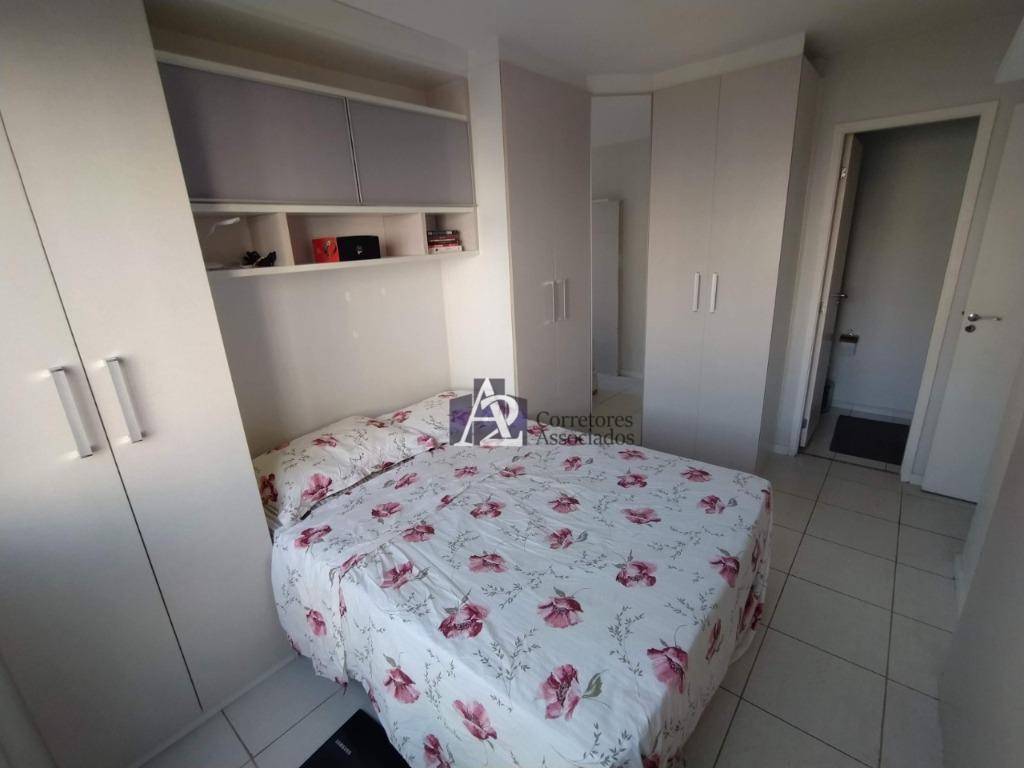 Apartamento à venda com 2 quartos, 68m² - Foto 4