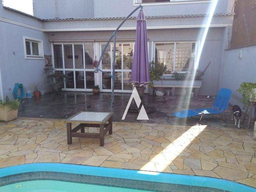 Sobrado à venda com 4 quartos, 298m² - Foto 35