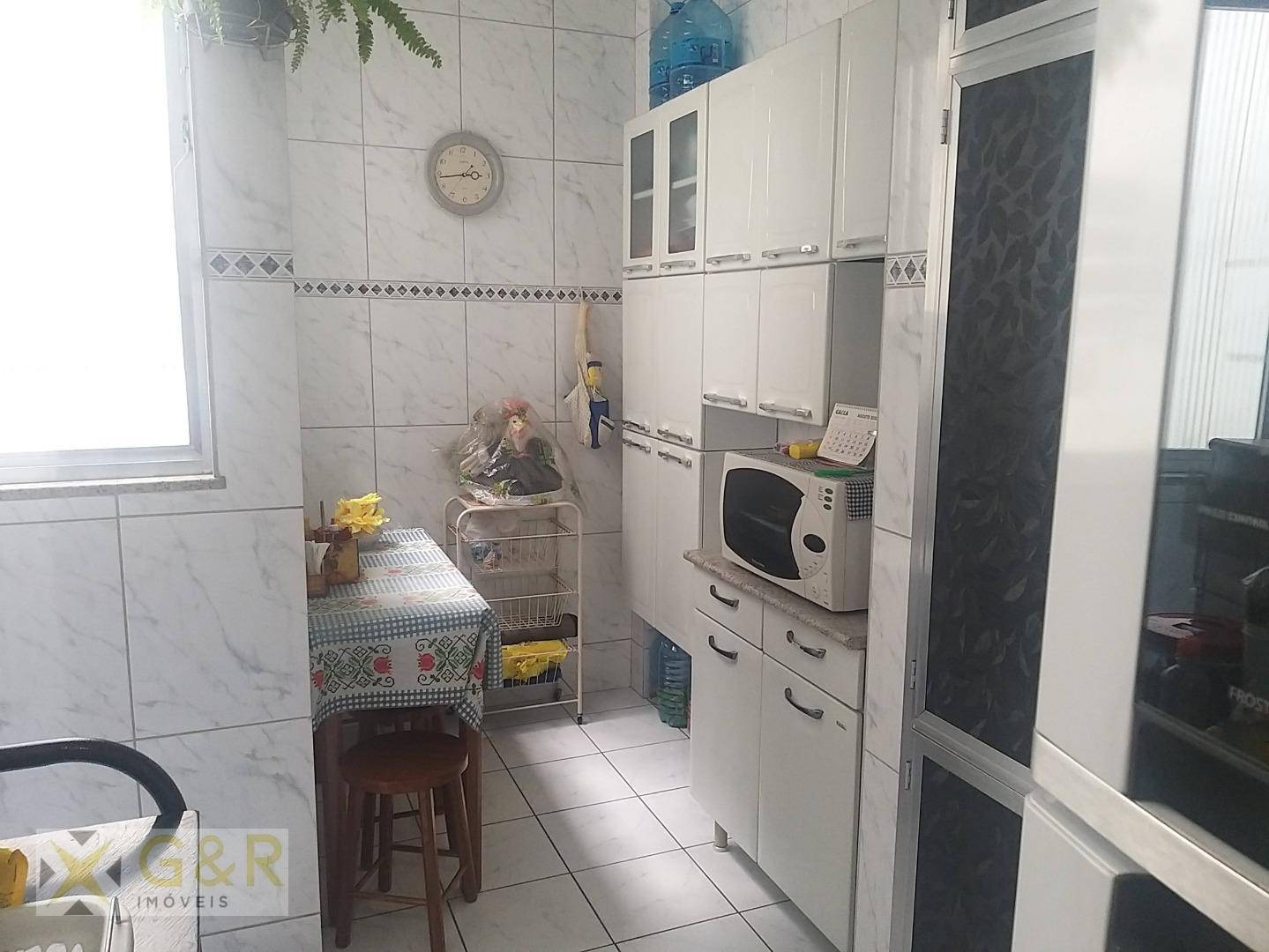 Apartamento à venda com 3 quartos, 80m² - Foto 4