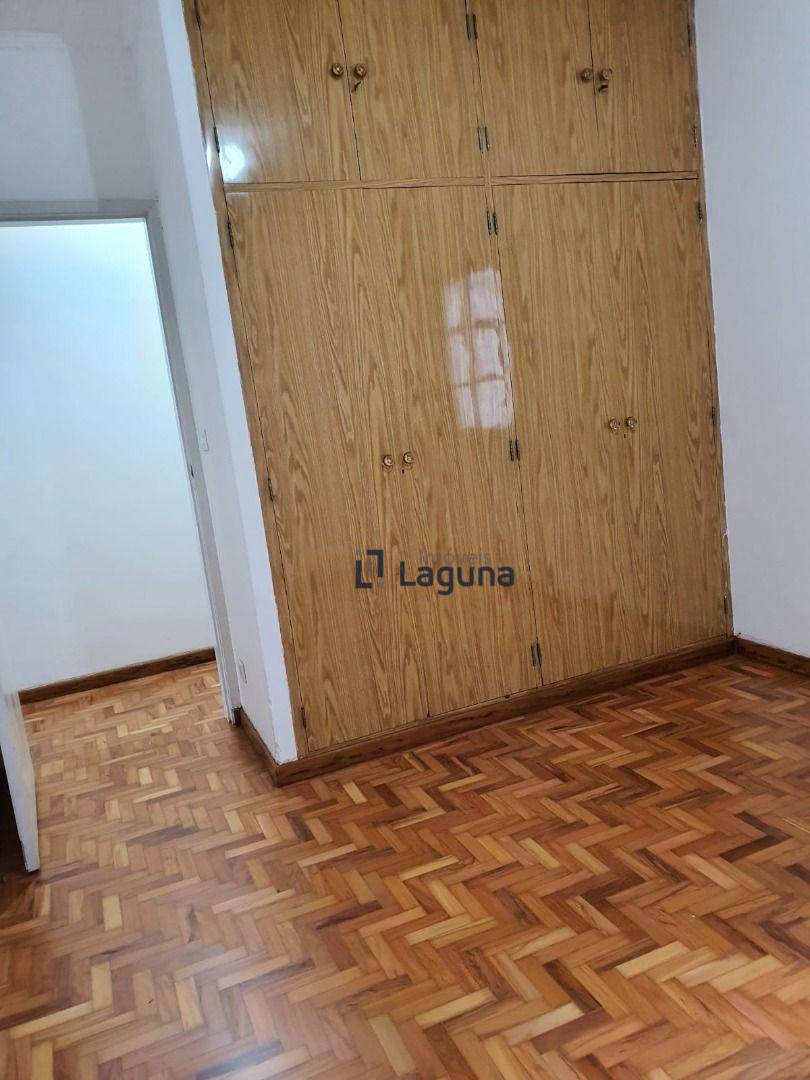 Casa à venda com 3 quartos, 240m² - Foto 18