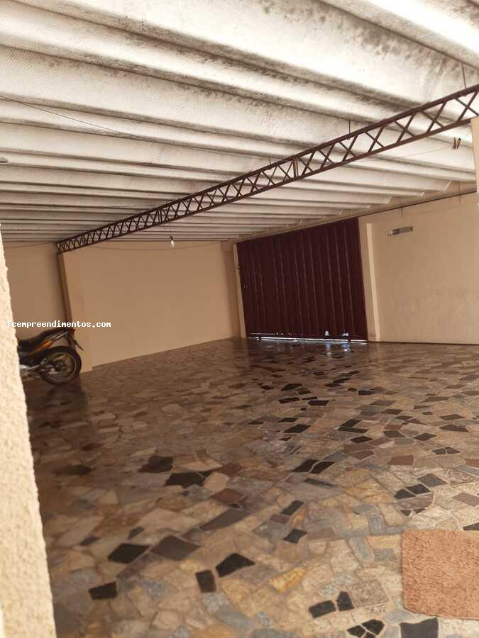 Casa à venda com 3 quartos, 201m² - Foto 13