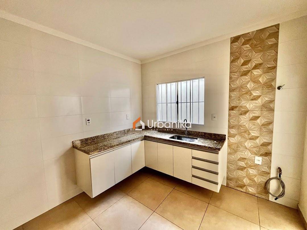 Casa, 3 quartos, 109 m² - Foto 2