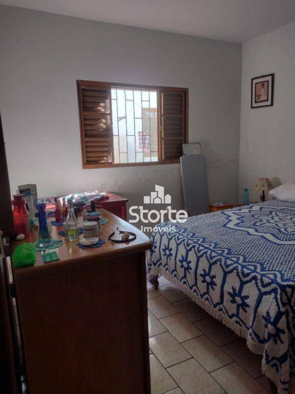 Casa à venda com 2 quartos, 150m² - Foto 5