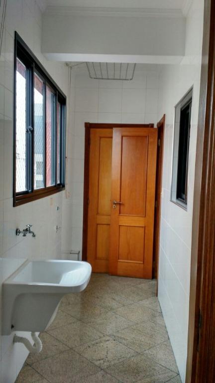 Apartamento à venda com 3 quartos, 130m² - Foto 2