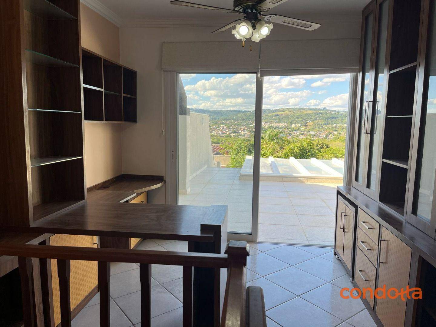 Casa para alugar com 4 quartos, 300m² - Foto 12