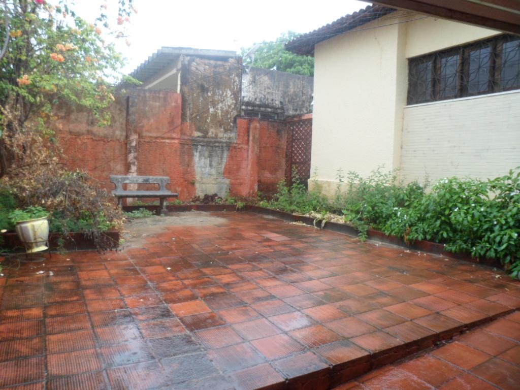 Casa à venda com 4 quartos, 200m² - Foto 3