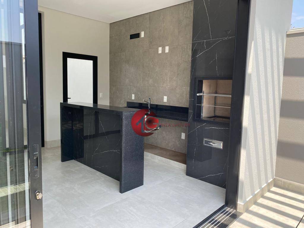 Casa de Condomínio à venda com 3 quartos, 209m² - Foto 1