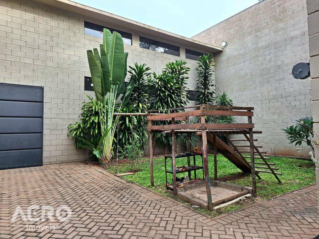 Casa à venda e aluguel com 3 quartos, 395m² - Foto 12