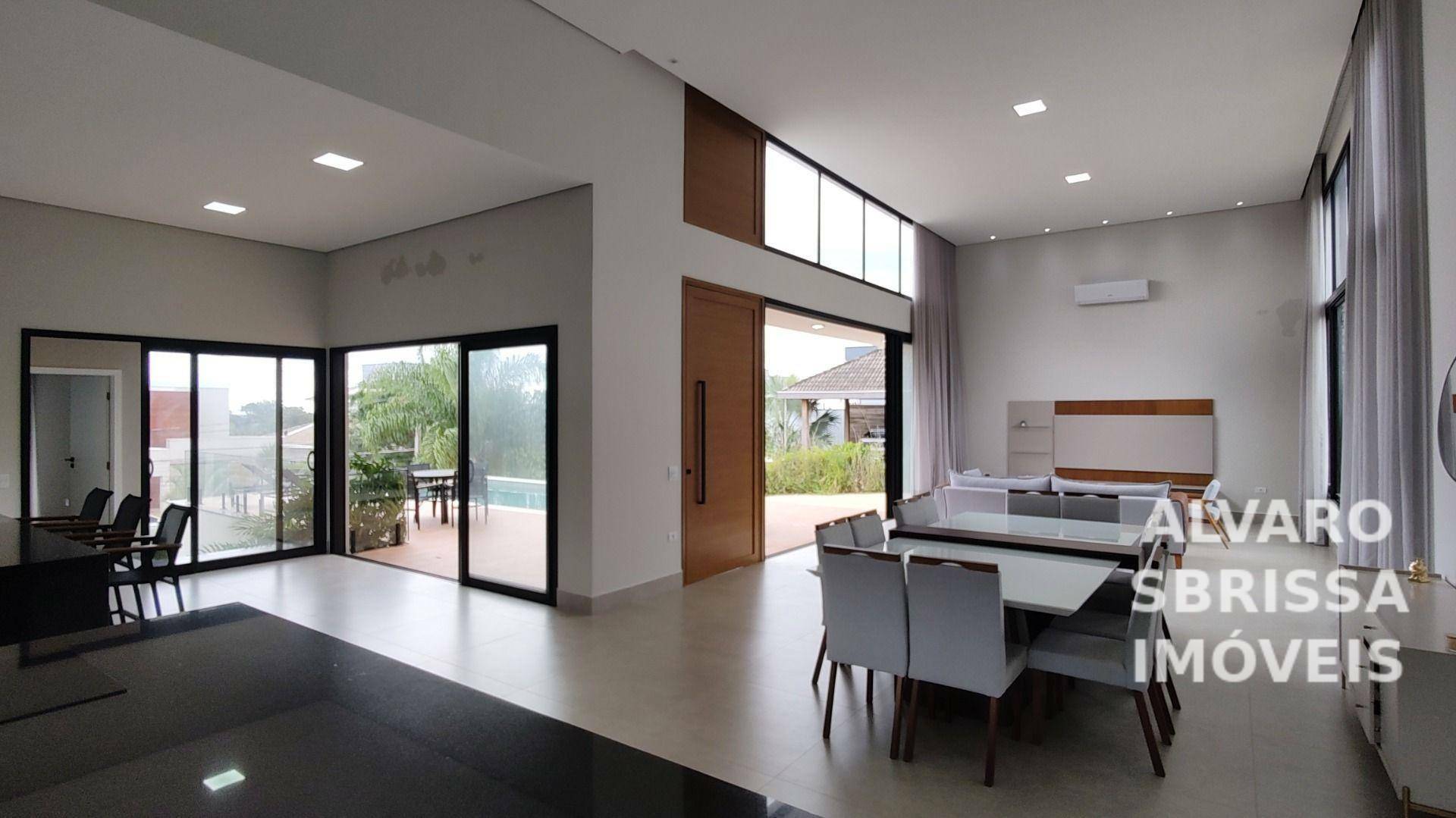 Casa de Condomínio à venda com 4 quartos, 320m² - Foto 1