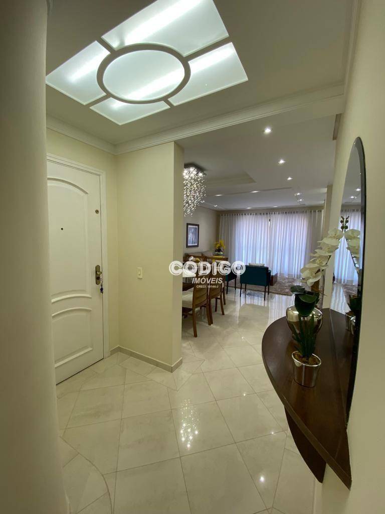 Apartamento à venda com 3 quartos, 144m² - Foto 4